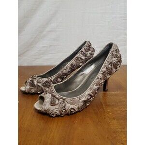 CL By Laundry Women Vanya Floral Roses Peep Toe Beige Gold Heels Size 7.5